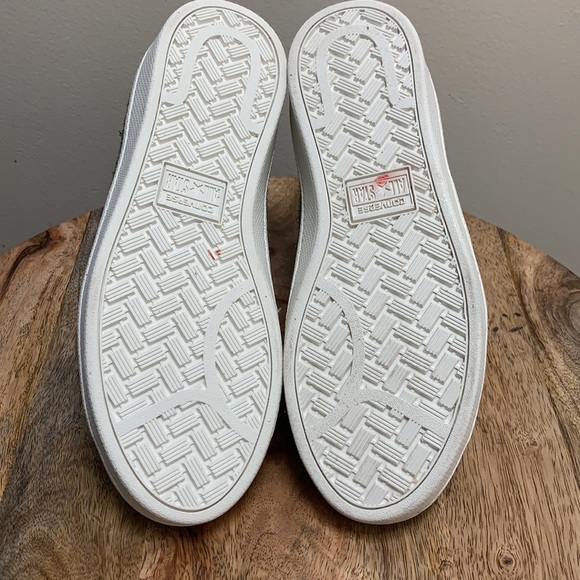 Converse - Picture 6 of 6